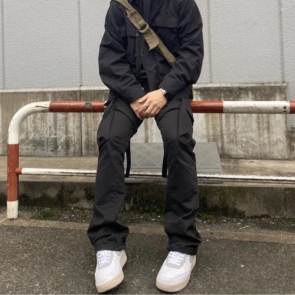 Vuja De Men’s Black Cargo Pants Unisex - Picture 5 of 5